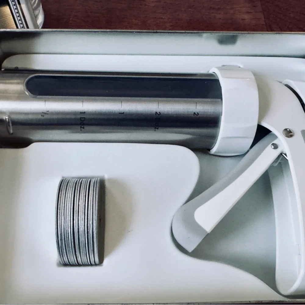Williams-Sonoma Cookie Press with 33 Cookie Disks in Tin made by Kuhn Rikon